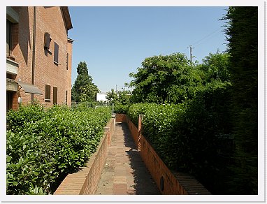 A 012B * 2048 x 1536 * (1.36MB)